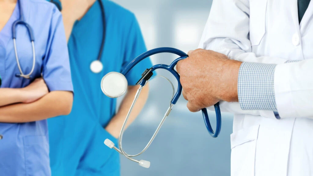 Щорічні обов’язкові медичні огляди працівників: інформує Держпраці