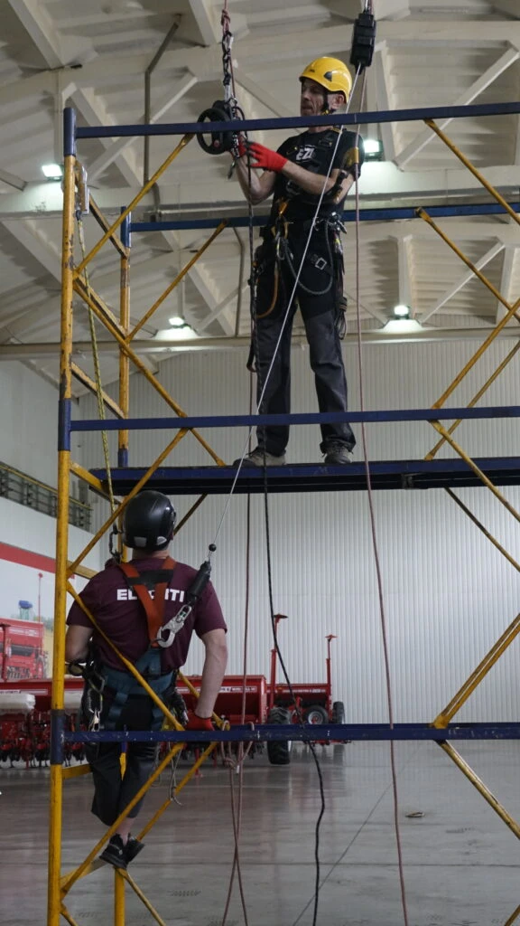 Безпечне виконання робіт на висоті