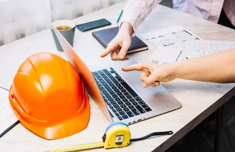 Позаплановий інструктаж: як убезпечити працівників після переходу на зимовий час